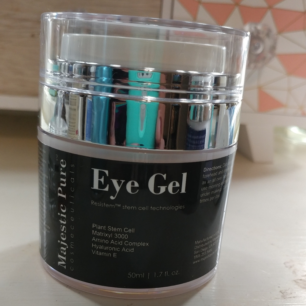 Majestic Pure Eye Gel